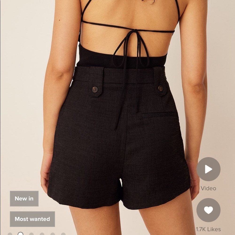 Na-kd Claire rose collab shorts in black - Picture 5 of 7